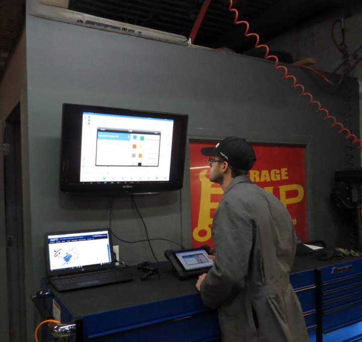 Technicien spécialisé en voiture hybride ou électrique Saint-Jérôme